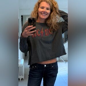 Daydreamer AC/DC Cropped Long Sleeve Graphic Tee Black Rock Band Shirt Size L